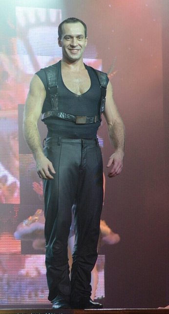 Колесо Сира и Русская палка на свадьбу от Show Obertaeva 7