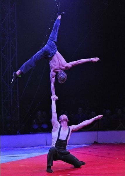 Акробатическая пара Щербак и Попов на свадьбу от Show Obertaeva 3