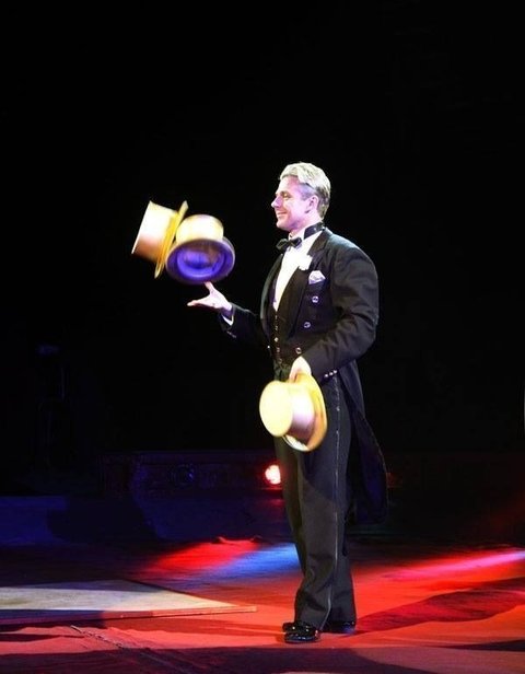 Жонглер на свадьбу от Show Obertaeva 4