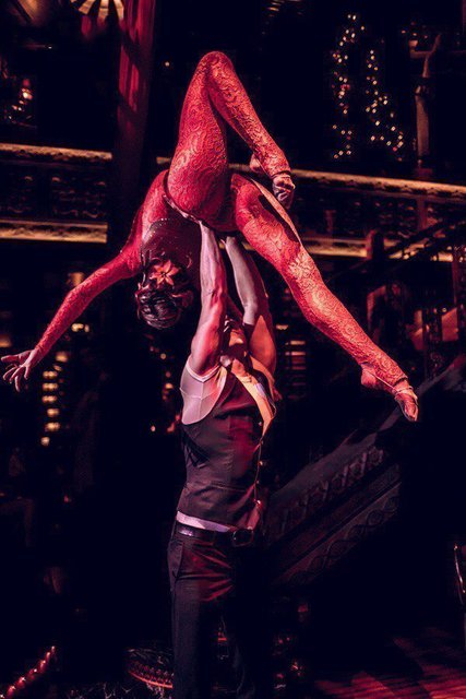 Акробатический дуэт на свадьбу от Show Obertaeva 2