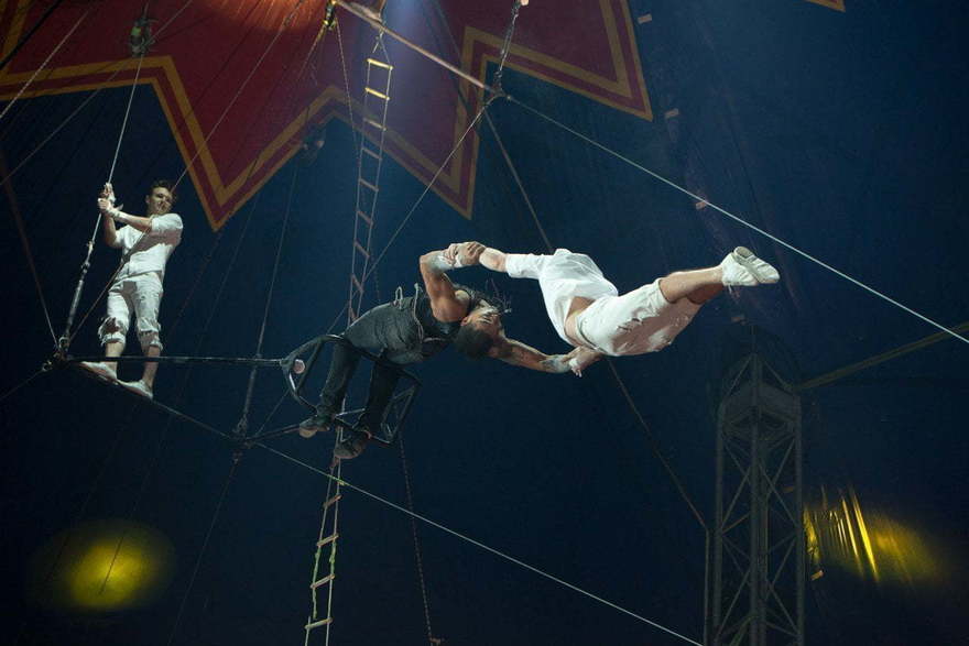 Flying trapeze Heroes на свадьбу от Show Obertaeva 1