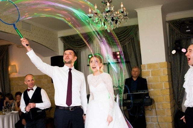 Мыльные пузыри на свадьбу на свадьбу от Шоу мыльных пузырей Fancy bubbles 2