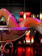 Девушка в бокале на свадьбу от Show Obertaeva 2