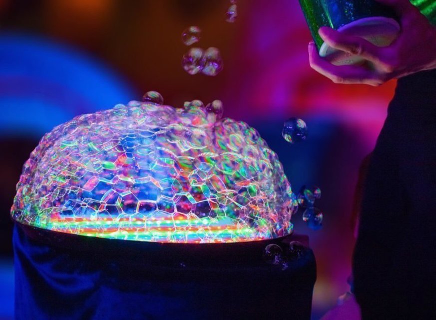 Неоновое шоу мыльных пузырей на свадьбу от Шоу мыльных пузырей Fancy bubbles 2