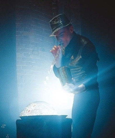 Неоновое шоу мыльных пузырей на свадьбу от Шоу мыльных пузырей Fancy bubbles 6