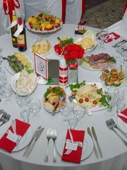 Столы и стулья гостей / Банкет в Классика от Свадебное декорирование Daydream 1