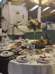 Столы и стулья гостей / Банкет в Классика от Свадебное декорирование Daydream 1