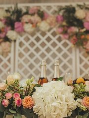 Президиум / Стол молодоженов, Задник за молодоженами в Классика от Студия декора WedMakers 2