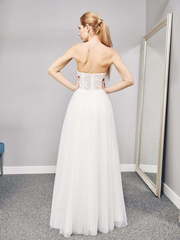 Свадебное платье Evelyn. Силуэт А-силуэт, Прямое. Цвет Айвори / Капучино. Вид 2