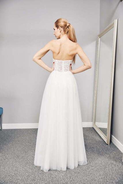 Свадебное платье Evelyn. Силуэт А-силуэт, Прямое. Цвет Айвори / Капучино. Вид 2