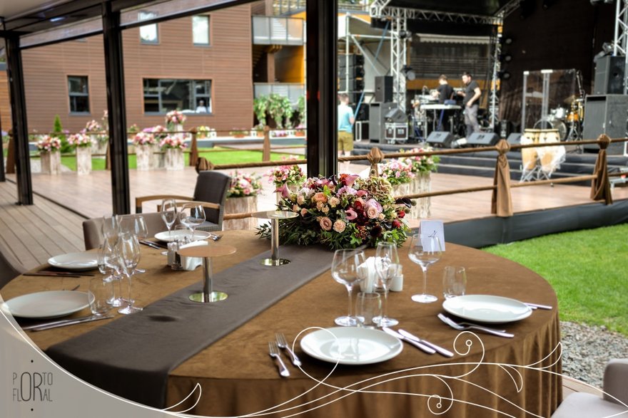 Классика, Рустик в Выездная регистрация, На веранде, Ресторан / Банкетный зал от Студия декора и флористики Porto Floral 2