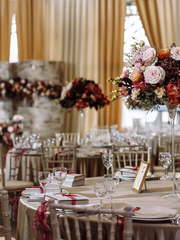 Столы и стулья гостей / Банкет в Классика от Студия декора и флористики Porto Floral 2