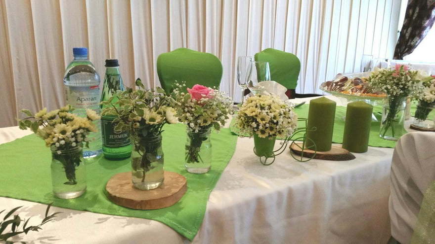 Классика, Весенняя / Летняя в Выездная регистрация, Ресторан / Банкетный зал от Студия свадеб Дуэт 12