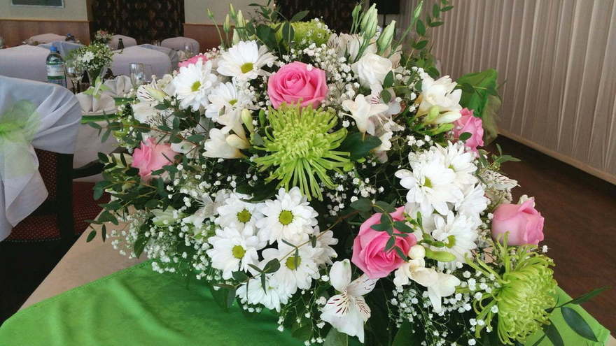 Классика, Весенняя / Летняя в Выездная регистрация, Ресторан / Банкетный зал от Студия свадеб Дуэт 14