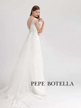 Свадебное платье Pepe Botella (Арт. 494). Силуэт А-силуэт. Цвет Белый / Молочный, Айвори / Капучино. Вид 2