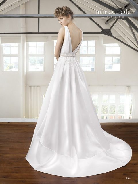 Свадебное платье Inmaculada Garcia (Арт. Riku). Силуэт А-силуэт. Цвет Айвори / Капучино, Белый / Молочный. Вид 2