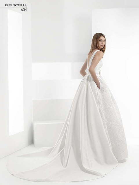 Свадебное платье Pepe Botella (Арт. 604). Силуэт Пышное, А-силуэт. Цвет Айвори / Капучино, Белый / Молочный. Вид 2