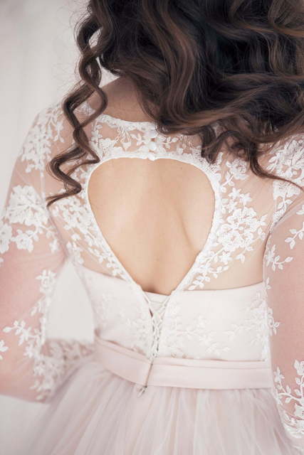 Свадебное платье Model 046. Силуэт А-силуэт. Цвет Айвори / Капучино. Вид 2