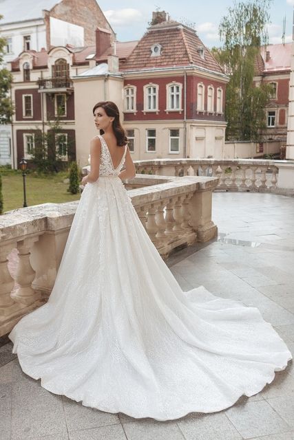 Свадебное платье Андреа. Силуэт Пышное. Цвет Белый / Молочный. Вид 3