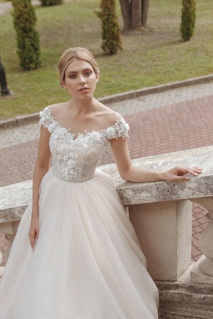 Свадебное платье Carol. Силуэт Пышное. Цвет Белый / Молочный. Вид 2