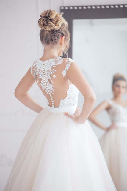 Свадебное платье Tatiana. Силуэт Пышное. Цвет Айвори / Капучино. Вид 3