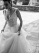 Легкое свадебное платье с лямками и декольте 5563. Силуэт А-силуэт. Цвет Белый / Молочный. Вид 1