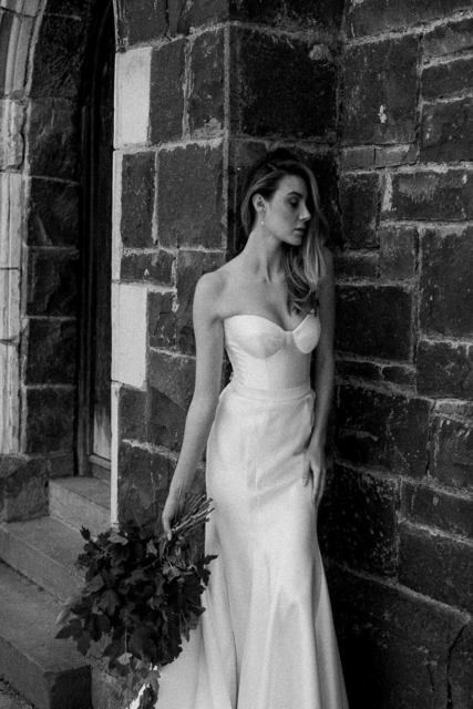 Атласное свадебное платье по фигуре 7123. Силуэт Прямое. Цвет Белый / Молочный. Вид 3