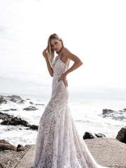 Пудровое свадебное платье с кружевом 3879. Силуэт Прямое. Цвет Айвори / Капучино. Вид 1