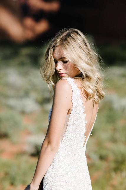 Свадебное платье из кружева со шлейфом купить 7822. Силуэт Рыбка. Цвет Белый / Молочный. Вид 6