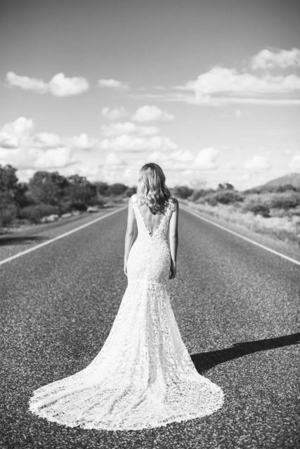 Свадебное платье из кружева со шлейфом купить 7822. Силуэт Рыбка. Цвет Белый / Молочный. Вид 7