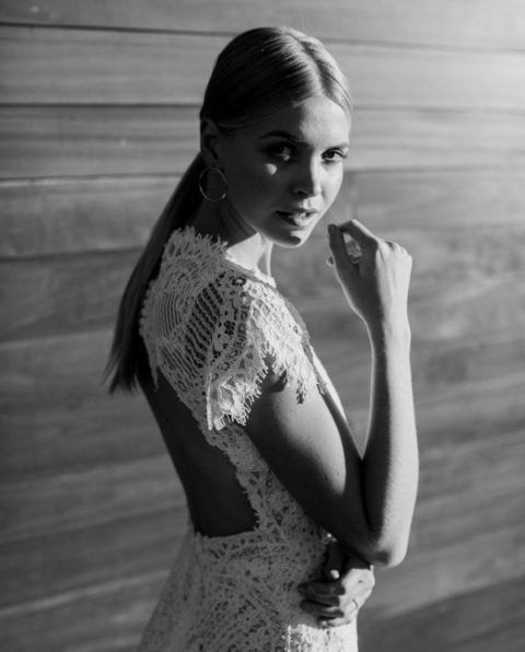 Свадебное платье из гипюра по фигуре 6435. Силуэт Рыбка. Цвет Белый / Молочный. Вид 5