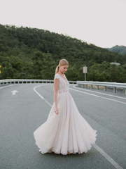 Пышное свадебное платья с красивой спинкой в Москве 1756. Силуэт Пышное. Цвет Белый / Молочный, оттенки Розового. Вид 2