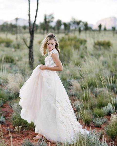 Пышное свадебное платья с красивой спинкой в Москве 1756. Силуэт Пышное. Цвет Белый / Молочный, оттенки Розового. Вид 3