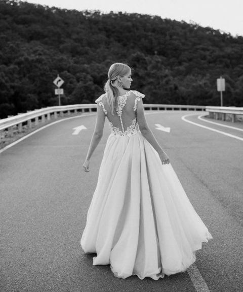 Пышное свадебное платья с красивой спинкой в Москве 1756. Силуэт Пышное. Цвет Белый / Молочный, оттенки Розового. Вид 7