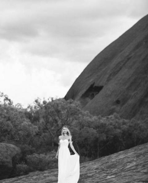 Утонченное свадебное платье с легкой юбкой 3795. Силуэт А-силуэт. Цвет Белый / Молочный. Вид 3