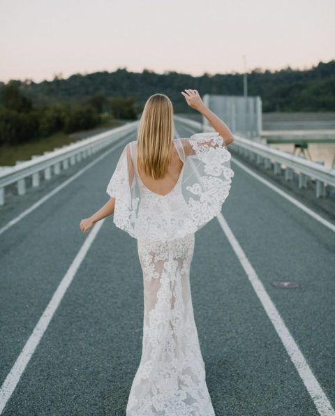 Свадебное платье в стиле бохо с крупным кружевом 8365. Силуэт Прямое. Цвет Белый / Молочный. Вид 6