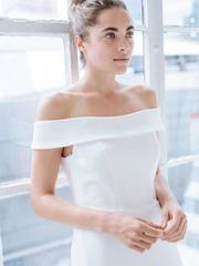 Свадебное платье по фигуре с вырезом лодочка 7398. Силуэт Рыбка. Цвет Белый / Молочный. Вид 1