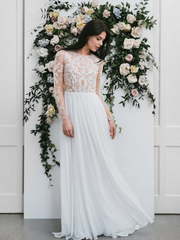 Свадебное платье в греческом стиле с длинным рукавом 7852. Силуэт А-силуэт, Греческий. Цвет Белый / Молочный. Вид 1