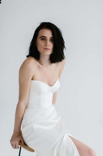 Атласное платье рыбка без декора 3643. Силуэт Рыбка. Цвет Белый / Молочный. Вид 2