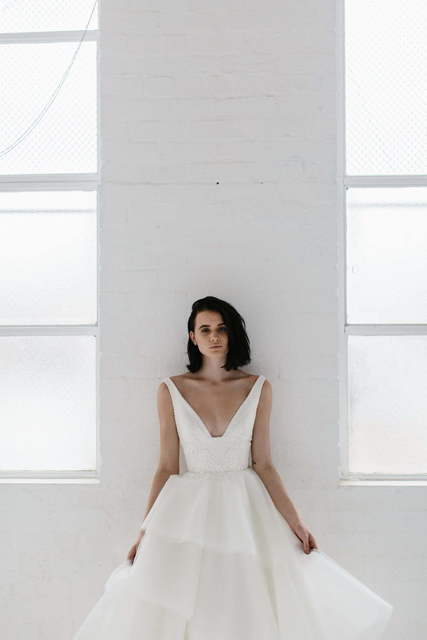 Пышное фатиновое платье с интересной юбкой 7364. Силуэт Пышное. Цвет Белый / Молочный. Вид 3