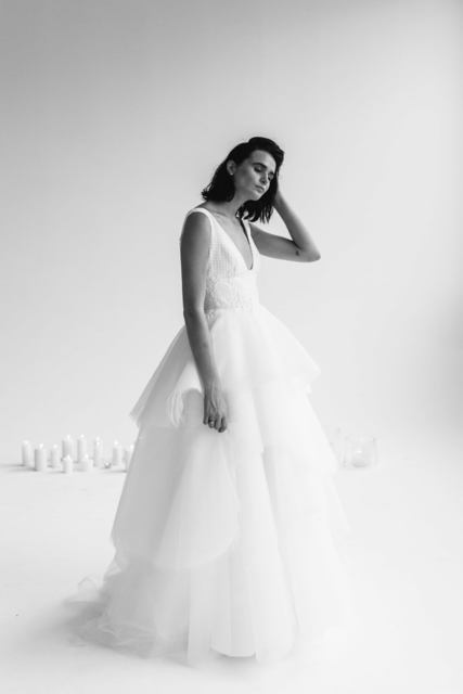 Пышное фатиновое платье с интересной юбкой 7364. Силуэт Пышное. Цвет Белый / Молочный. Вид 4