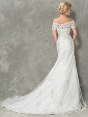 Свадебное платье прямое с кружевом Tulpina. Силуэт Прямое. Цвет Белый / Молочный. Вид 2