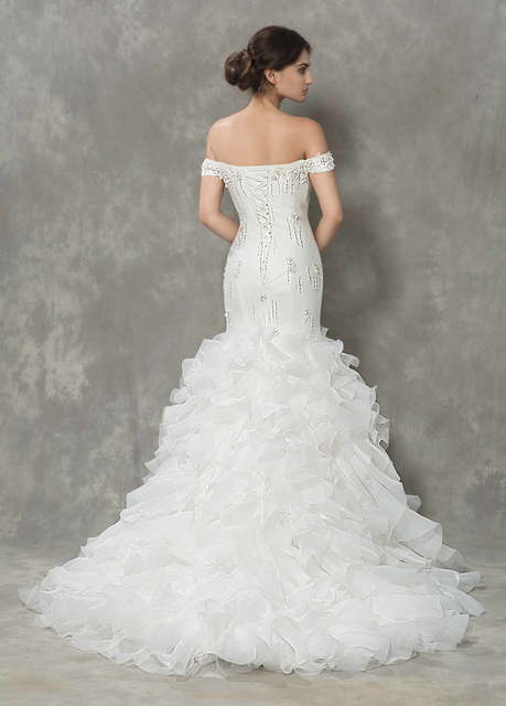 Платье рыбка с волнистой юбкой и вырезом лодочка Liana. Силуэт Рыбка. Цвет Белый / Молочный. Вид 2