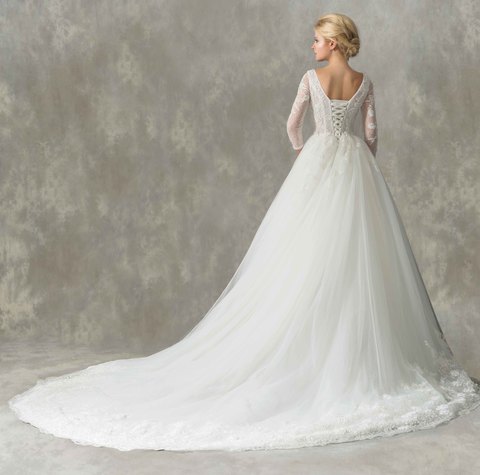 Cвадебное платье с длинным рукавом расшитое стеклярусом Unica. Силуэт Пышное. Цвет Белый / Молочный. Вид 4