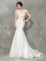 Свадебное платье рыбка расшитая бисером и стеклярусом Iris. Силуэт Рыбка. Цвет Белый / Молочный. Вид 1