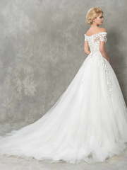 Нежное свадебное платье с кружевом Achillia. Силуэт Пышное. Цвет Белый / Молочный. Вид 2
