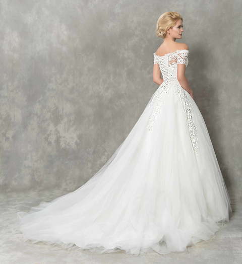 Нежное свадебное платье с кружевом Achillia. Силуэт Пышное. Цвет Белый / Молочный. Вид 2