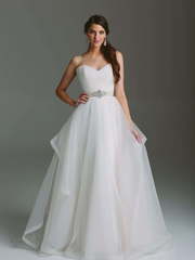 Пышное свадебное платье с декоративным поясом с камнями 7310. Силуэт Пышное. Цвет Белый / Молочный. Вид 1