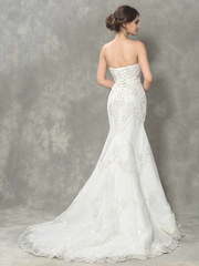 Свадебное платье рыбка расшитое бисером Muscari. Силуэт Рыбка. Цвет Белый / Молочный. Вид 2