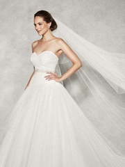 Свадебное платье на большую грудь с заниженным корсетом 8900. Силуэт Пышное. Цвет Белый / Молочный. Вид 1